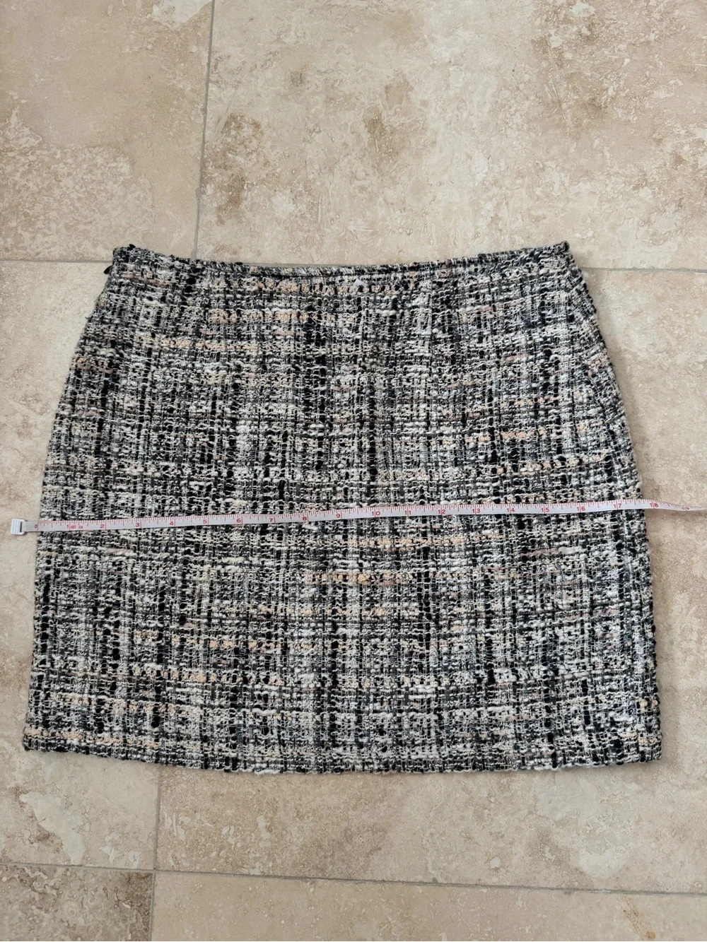 MISSONI Italian Made Black Cream Tweed Skirt with Iconic Zigzag Lining Size 2